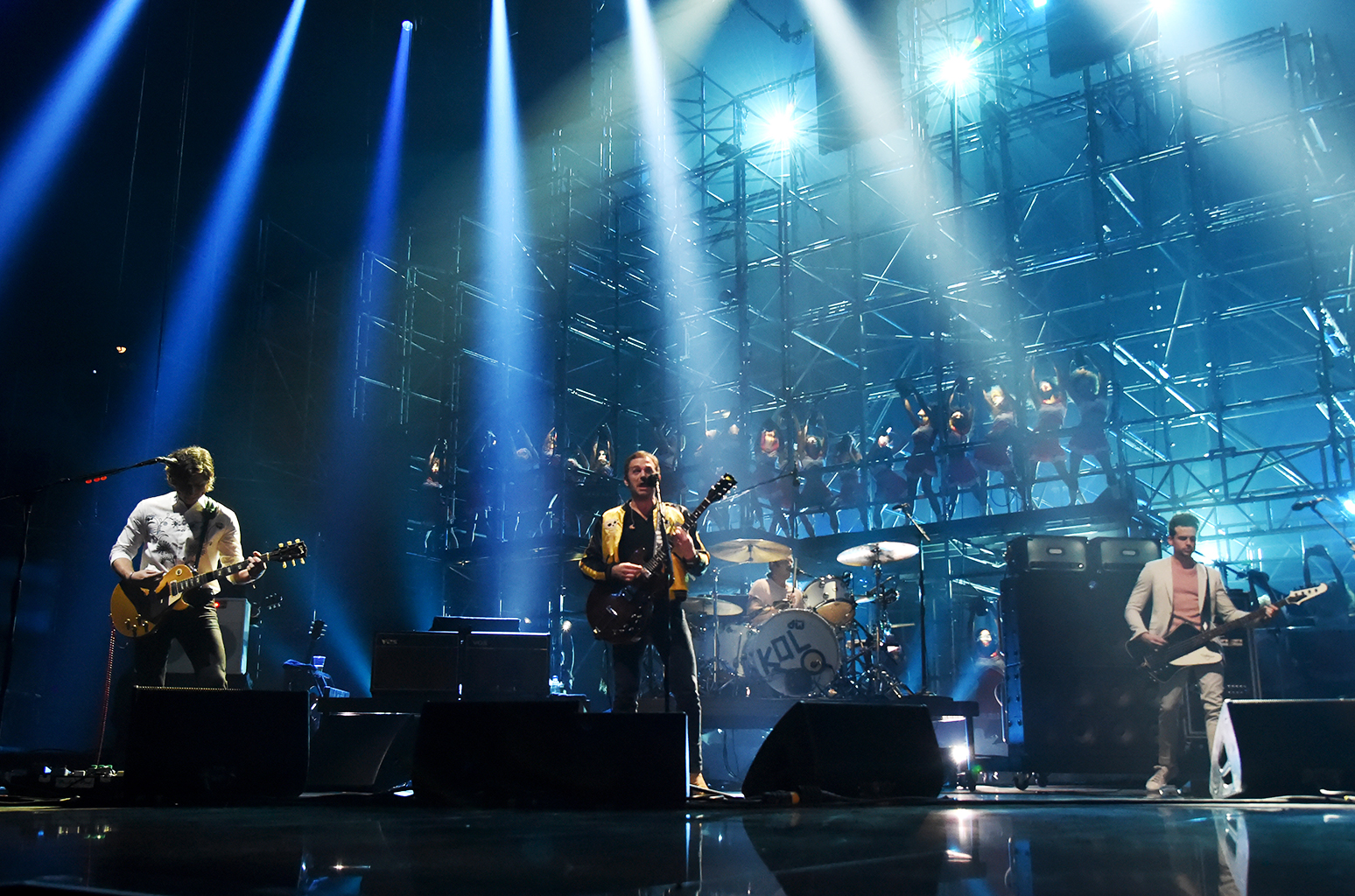 kings-of-leon-perform-mtv-emas-2016-billboard-1548