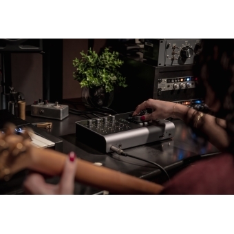 Audient iD44 MKII - Interfață audio ultracompactă 20 intrari / 24 iesiri #8